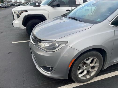 2018 Chrysler Pacifica Touring-L