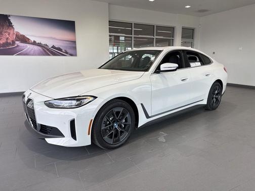 Alpine White 2024 BMW i4 Gran Coupe xDrive40