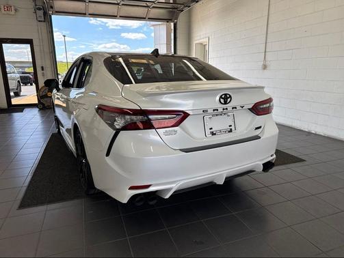 Wind Chill Pearl 2023 Toyota Camry XSE