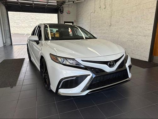 Wind Chill Pearl 2023 Toyota Camry XSE