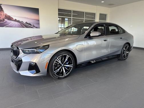 2026 BMW 550e xDrive