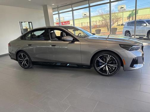 2026 BMW 550e xDrive