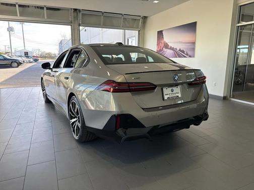 2026 BMW 550e xDrive