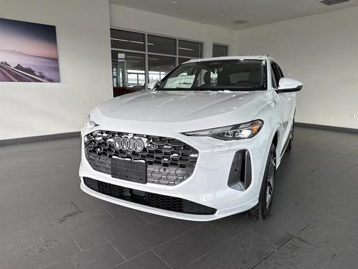 2025 Audi Q5 Premium TFSI quattro S tronic