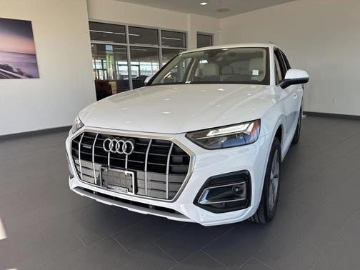 2024 Audi Q5 40 Premium