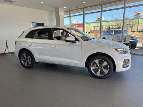 2024 Audi Q5 40 Premium