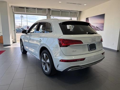 2024 Audi Q5 40 Premium