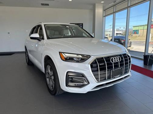 2024 Audi Q5 40 Premium