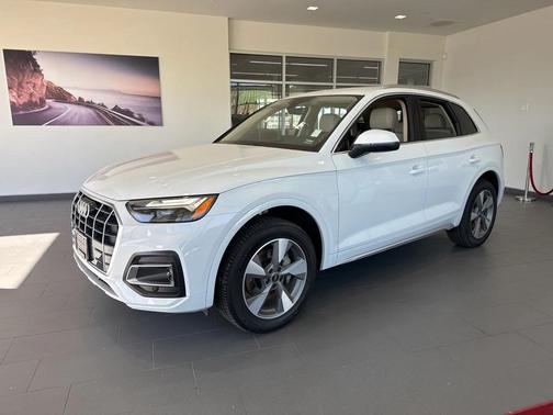 2024 Audi Q5 40 Premium