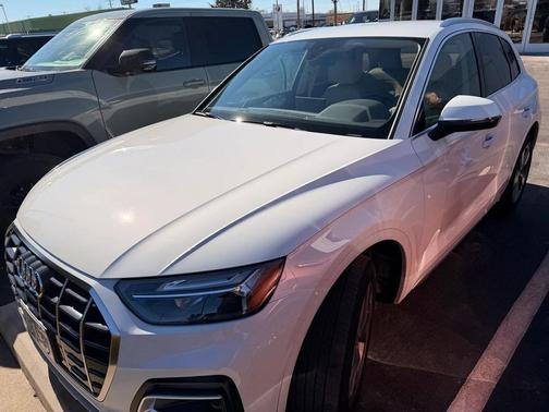 2024 Audi Q5 40 Premium