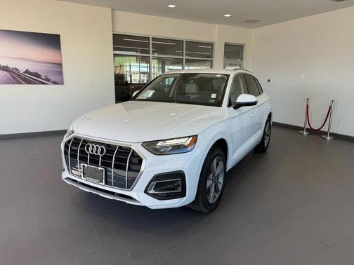 2024 Audi Q5 40 Premium