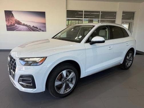2024 Audi Q5 40 Premium