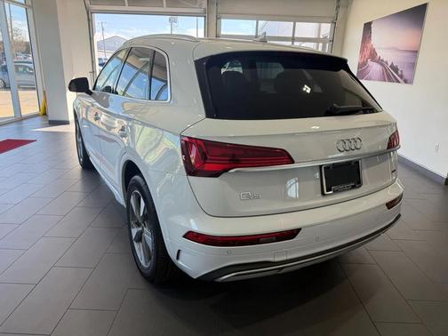 2024 Audi Q5 40 Premium