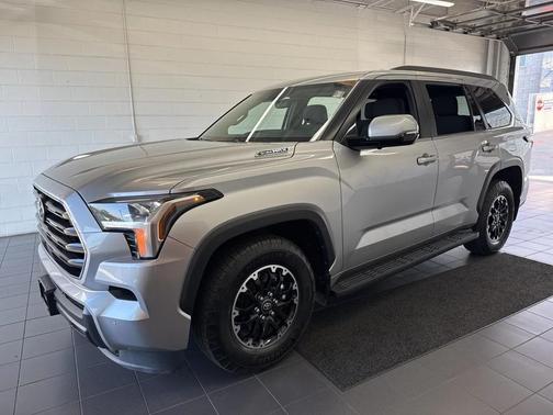 2025 Toyota Sequoia SR5