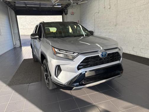 2024 Toyota RAV4 Hybrid SE