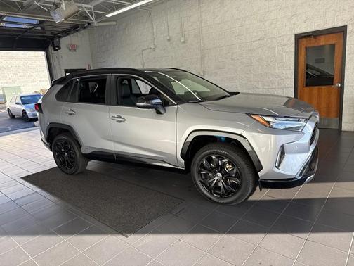 2024 Toyota RAV4 Hybrid SE