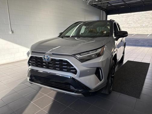2024 Toyota RAV4 Hybrid SE