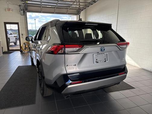 2024 Toyota RAV4 Hybrid SE