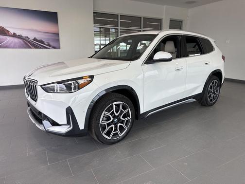 Alpine White 2025 BMW X1 xDrive28i