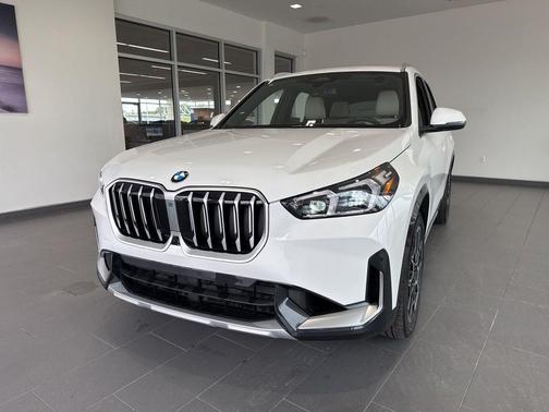 Alpine White 2025 BMW X1 xDrive28i