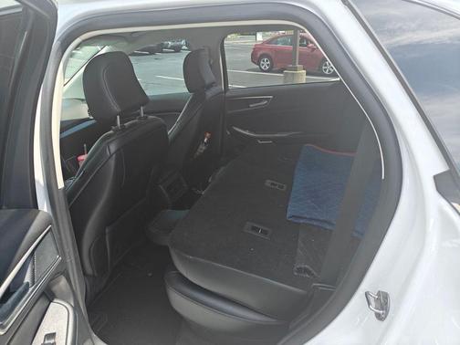Oxford White 2024 Ford Edge SEL