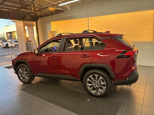 2025 Toyota RAV4 XLE Premium
