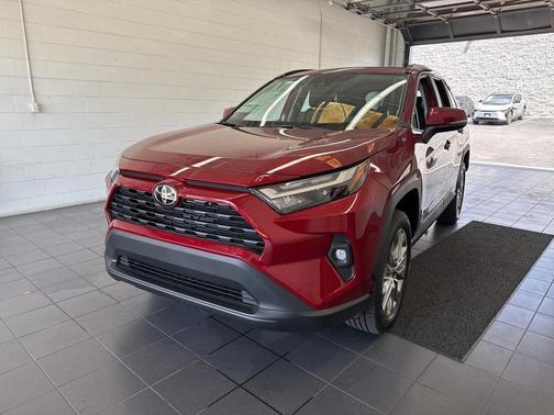 2025 Toyota RAV4 XLE Premium