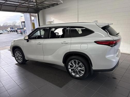 2023 Toyota Highlander Hybrid Limited