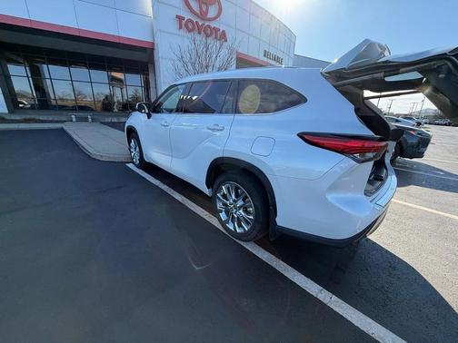 2023 Toyota Highlander Hybrid Limited