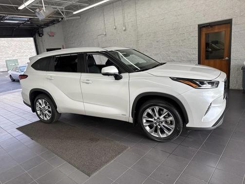 2023 Toyota Highlander Hybrid Limited