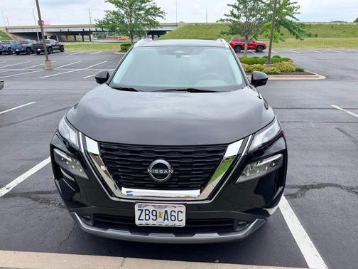 Super Black 2022 Nissan Rogue SL