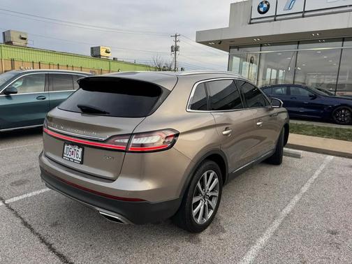 2019 Lincoln Nautilus Select