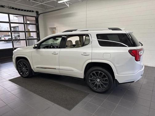 2020 GMC Acadia Denali