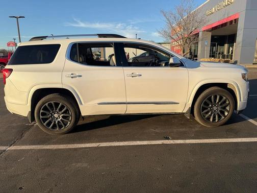 2020 GMC Acadia Denali