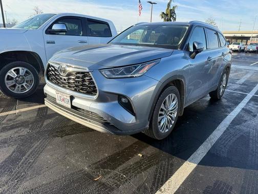 2023 Toyota Highlander Platinum
