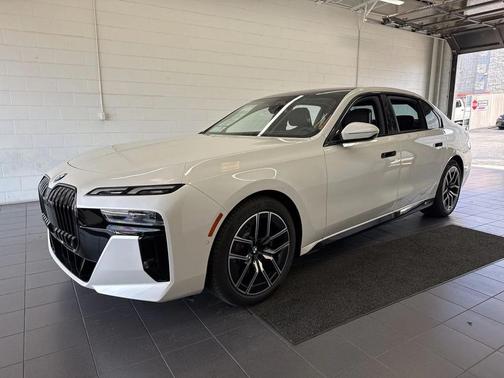 2026 BMW 740 i xDrive