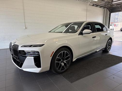 2026 BMW 740 i xDrive