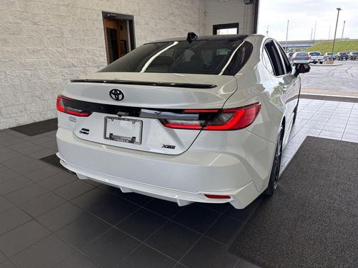 Wind Chill Pearl 2025 Toyota Camry XSE