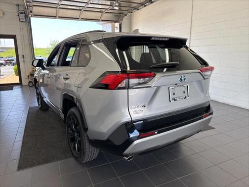 2024 Toyota RAV4 Hybrid SE