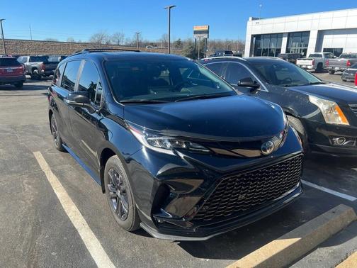 2025 Toyota Sienna XSE 7 Passenger