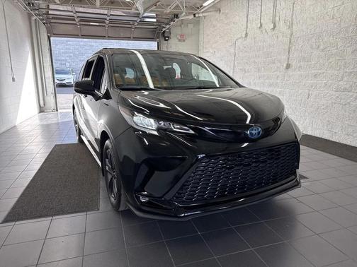 2025 Toyota Sienna XSE 7 Passenger