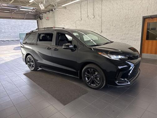 2025 Toyota Sienna XSE 7 Passenger