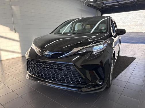 2023 Toyota Sienna XSE 7 Passenger