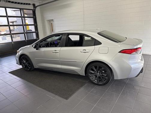 2024 Toyota Corolla Hybrid SE