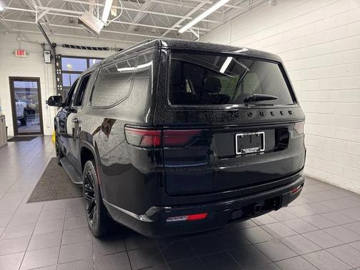 2024 Jeep Wagoneer L Series II Carbide 4x4