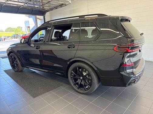 2026 BMW X7 M60i