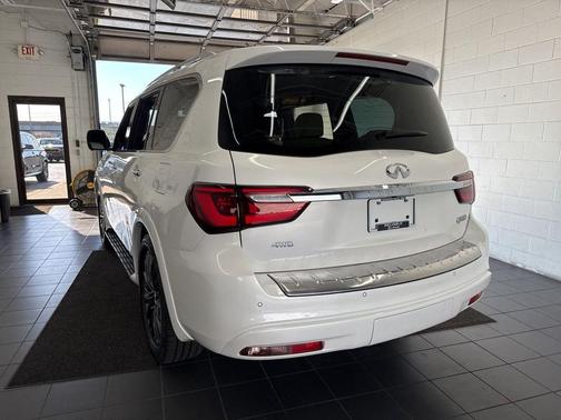 2023 INFINITI QX80 SENSORY AWD