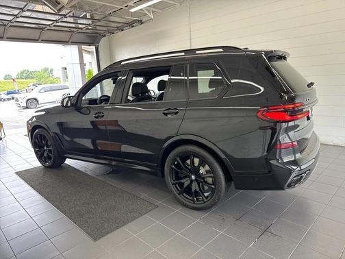 2026 BMW X7 M60i