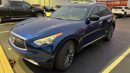 2017 INFINITI QX70 Base