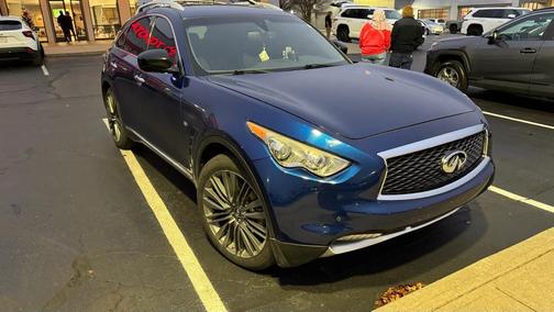 2017 INFINITI QX70 Base